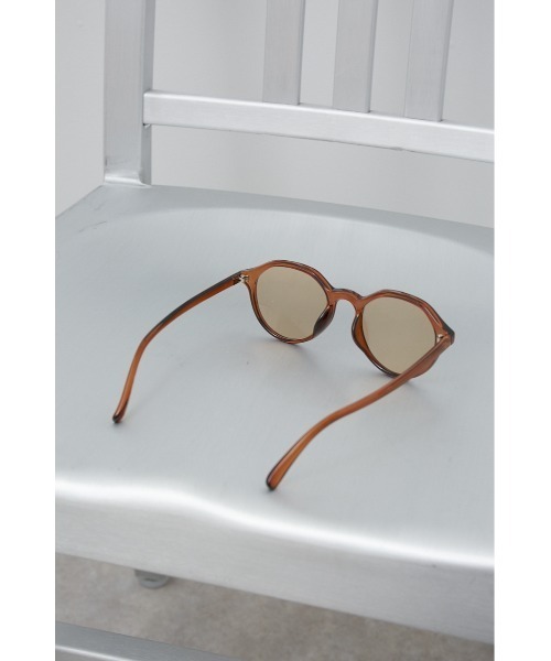 AZUL by moussy（アズールバイマウジー）の「POLYGON SHAPED EYEWEAR/ポリゴンシェイプアイウェア（サングラス・レディース・ブラック/ブラウン・FREE）」の14枚目の写真