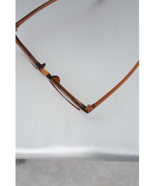 AZUL by moussy（アズールバイマウジー）の「POLYGON SHAPED EYEWEAR/ポリゴンシェイプアイウェア（サングラス・レディース・ブラック/ブラウン・FREE）」の16枚目の写真