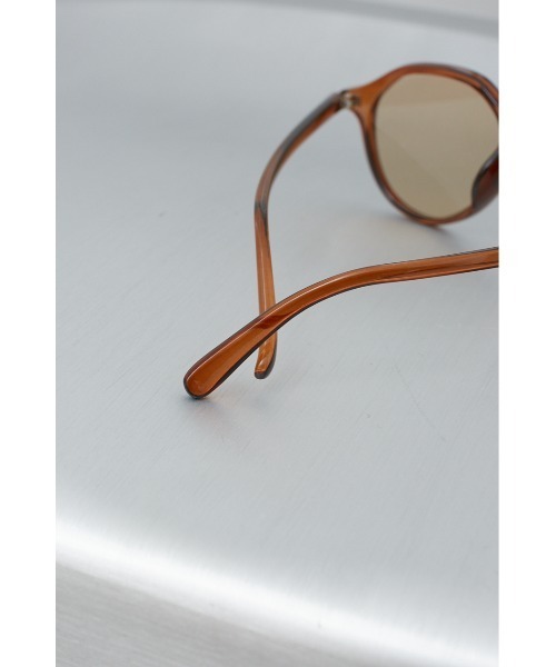 AZUL by moussy（アズールバイマウジー）の「POLYGON SHAPED EYEWEAR/ポリゴンシェイプアイウェア（サングラス・レディース・ブラック/ブラウン・FREE）」の17枚目の写真