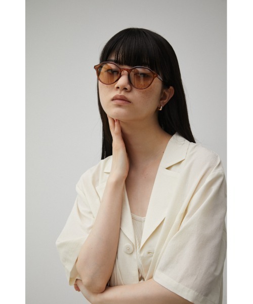 AZUL by moussy（アズールバイマウジー）の「POLYGON SHAPED EYEWEAR/ポリゴンシェイプアイウェア（サングラス・レディース・ブラック/ブラウン・FREE）」の20枚目の写真