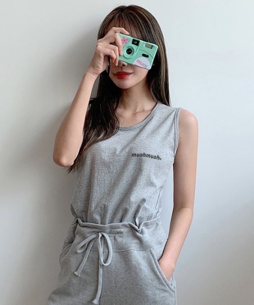 muahmuah(ムーアムーア)の「A'GEM/9 × .kom『muah muah/ムーアムーア』 STANDARD GRAPHIC SLEEVELESS/スタンダード グラフィック スリーブレス カットソー(Tシャツ/カットソー・レディース・ライトブルー/ブラック/グレー/アイボリー・FREE)」の8枚目の写真
