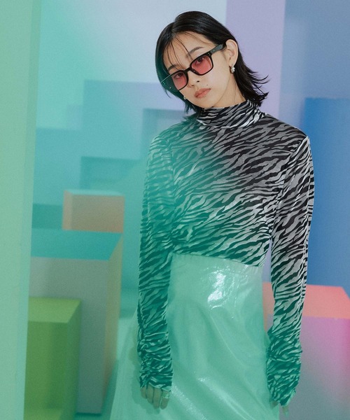 miette(ミエット)の「フロッキープリントシアーハイネックトップス(Tシャツ/カットソー・レディース・ブルー系その他/ベージュ系その他/ブラック系その他/イエロー系その他/ブラック・FREE)」の15枚目の写真