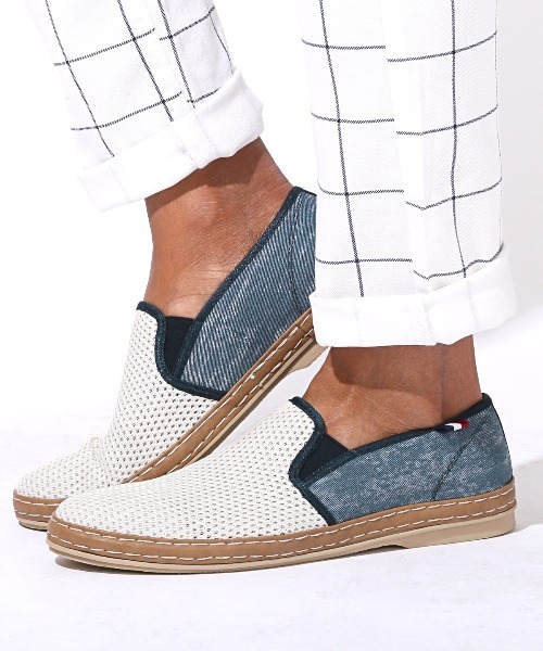 LUXSTYLE(ラグスタイル)の「Bracciano(ブラッチャーノ)メッシュスリッポンシューズ(スリッポン・メンズ・ブラック×ホワイト/ブラック×ブラック/ネイビー/ホワイト系その他・26/26.5/27/25.5)」の2枚目の写真