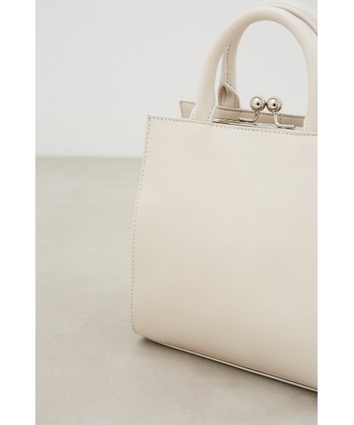 AZUL by moussy（アズールバイマウジー）の「メタルフレームバッグⅡ（ショルダーバッグ・レディース・ダークグリーン/ブラック/ライトベージュ/ホワイト系その他・FREE）」の8枚目の写真