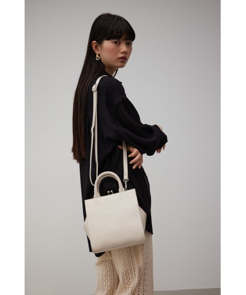 AZUL by moussy（アズールバイマウジー）の「メタルフレームバッグⅡ（ショルダーバッグ・レディース・ダークグリーン/ブラック/ライトベージュ/ホワイト系その他・FREE）」の18枚目の写真