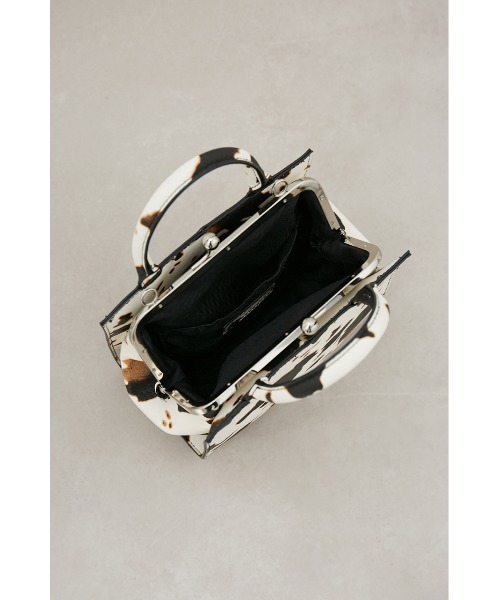 AZUL by moussy（アズールバイマウジー）の「メタルフレームバッグⅡ（ショルダーバッグ・レディース・ダークグリーン/ブラック/ライトベージュ/ホワイト系その他・FREE）」の20枚目の写真