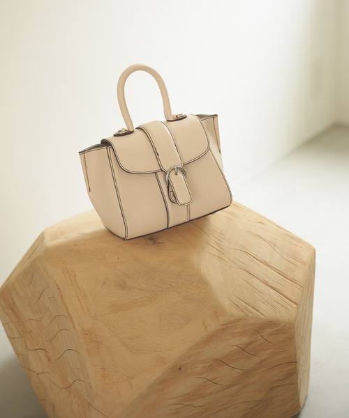 mysty woman（ミスティウーマン）の「パイピングレザーBAG 969378（ハンドバッグ・レディース・ブラック/ブラウン/アイボリー・FREE）」の2枚目の写真