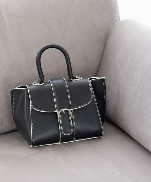 mysty woman（ミスティウーマン）の「パイピングレザーBAG 969378（ハンドバッグ・レディース・ブラック/ブラウン/アイボリー・FREE）」の3枚目の写真
