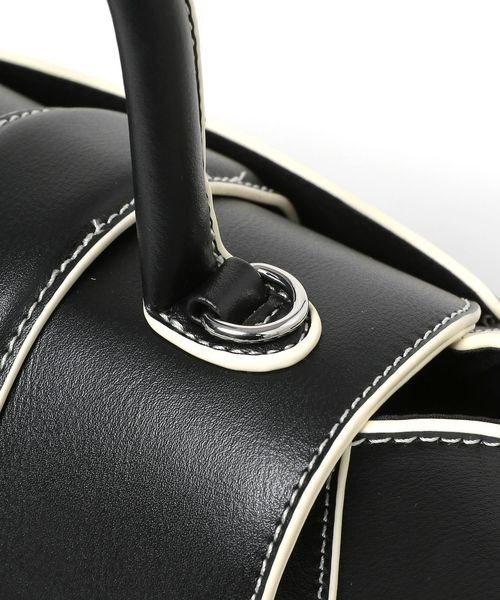 mysty woman（ミスティウーマン）の「パイピングレザーBAG 969378（ハンドバッグ・レディース・ブラック/ブラウン/アイボリー・FREE）」の12枚目の写真