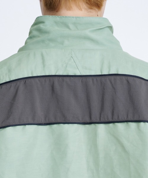 ANEI(アーネイ)の「【ANEI】RUDI ANORAK THERMAL(ミリタリージャケット・メンズ・ブラック/セージグリーン・2/3)」の10枚目の写真
