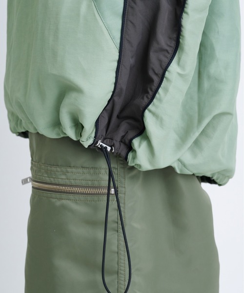 ANEI(アーネイ)の「【ANEI】RUDI ANORAK THERMAL(ミリタリージャケット・メンズ・ブラック/セージグリーン・2/3)」の8枚目の写真
