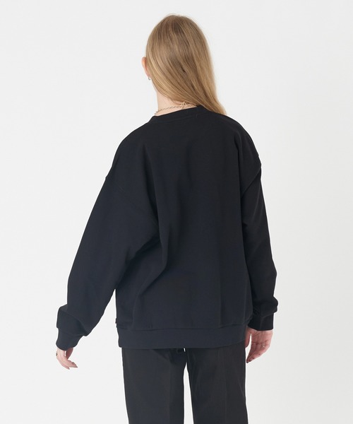 Levi's(リーバイス)の「Levi's/リーバイス クルーネックスウェットシャツ ブラック HITS(スウェット・レディース・ブラック・S/M/XS)」の3枚目の写真
