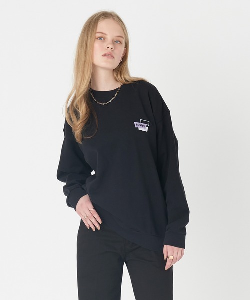 Levi's(リーバイス)の「Levi's/リーバイス クルーネックスウェットシャツ ブラック HITS(スウェット・レディース・ブラック・S/M/XS)」の17枚目の写真