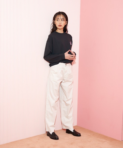 Levi's(リーバイス)の「Levi's/リーバイス クルーネックスウェットシャツ ブラック HITS(スウェット・レディース・ブラック・S/M/XS)」の15枚目の写真