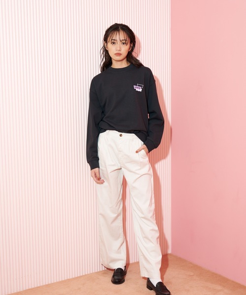 Levi's(リーバイス)の「Levi's/リーバイス クルーネックスウェットシャツ ブラック HITS(スウェット・レディース・ブラック・S/M/XS)」の14枚目の写真