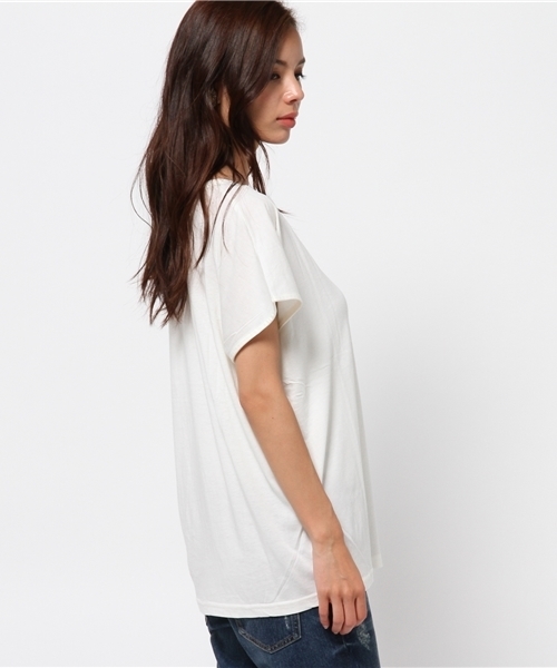 MOUSSY（マウジー）の「FRONT SLIT DOLMAN TEE J（Tシャツ/カットソー・レディース・ホワイト/ライトブラウン/カーキ系・FREE）」の5枚目の写真