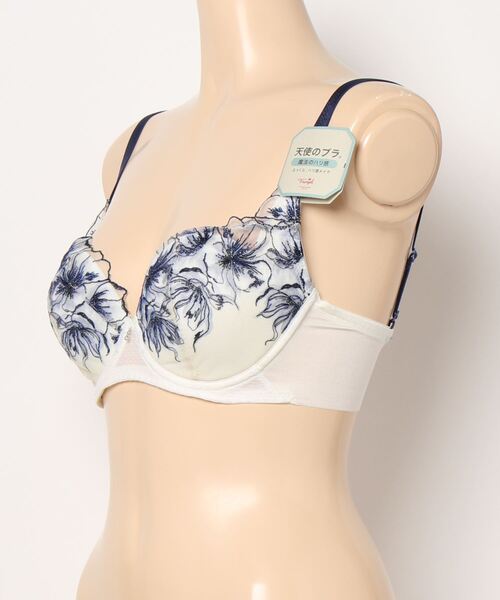 Triumph(トリンプ)の「天使のブラ(R) 魔法のハリ感586 ブラジャー【D,E,Fカップ】 TR586 WHU(ブラジャー・レディース・ピンク/ブラック/ホワイト/イエロー・F75/E70/E80/D70/D80/D65/F70/D75/E75/E65)」の20枚目の写真