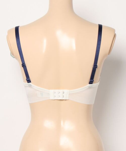 Triumph(トリンプ)の「天使のブラ(R) 魔法のハリ感586 ブラジャー【D,E,Fカップ】 TR586 WHU(ブラジャー・レディース・ピンク/ブラック/ホワイト/イエロー・F75/E70/E80/D70/D80/D65/F70/D75/E75/E65)」の21枚目の写真