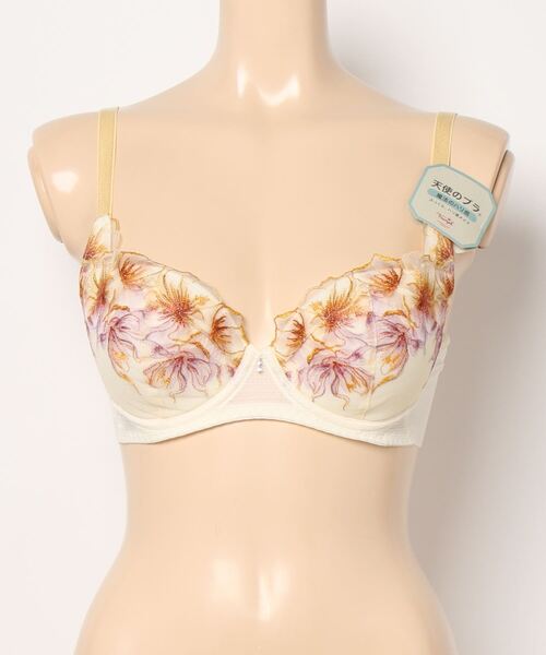 Triumph(トリンプ)の「天使のブラ(R) 魔法のハリ感586 ブラジャー【D,E,Fカップ】 TR586 WHU(ブラジャー・レディース・ピンク/ブラック/ホワイト/イエロー・F75/E70/E80/D70/D80/D65/F70/D75/E75/E65)」の17枚目の写真