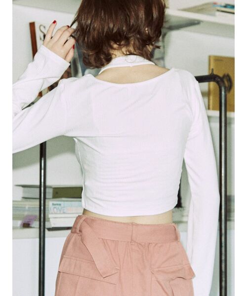 jouetie（ジュエティ）の「カットアウトフィットトップス【Uネック/レイヤード】（Tシャツ/カットソー・レディース・ブラック/オフホワイト/パープル・MEDIUM）」の4枚目の写真