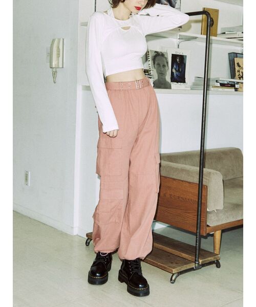 jouetie（ジュエティ）の「カットアウトフィットトップス【Uネック/レイヤード】（Tシャツ/カットソー・レディース・ブラック/オフホワイト/パープル・MEDIUM）」の16枚目の写真