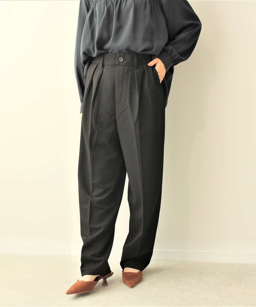 leswel（レスウェル）の「【L～5L 大きいサイズ】カット ジョーゼット タック テーパードパンツ（その他パンツ・レディース・ブラウン/ブラック・5L/4L/3L/LL/L）」の3枚目の写真