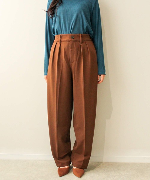 leswel（レスウェル）の「【L～5L 大きいサイズ】カット ジョーゼット タック テーパードパンツ（その他パンツ・レディース・ブラウン/ブラック・5L/4L/3L/LL/L）」の9枚目の写真