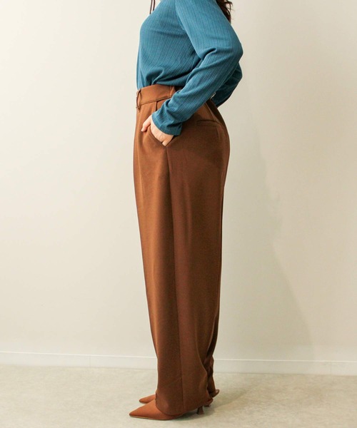 leswel（レスウェル）の「【L～5L 大きいサイズ】カット ジョーゼット タック テーパードパンツ（その他パンツ・レディース・ブラウン/ブラック・5L/4L/3L/LL/L）」の10枚目の写真