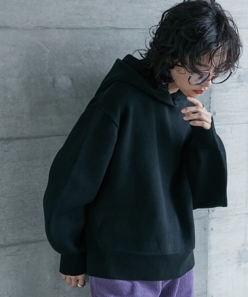GEVS.(ジェイヴィス)の「<大きいサイズ> ボリュームスリーブニットパーカー GEVS.(パーカー・レディース・ブラック/ブルー・L/3L/4L/5L/LL)」の1枚目の写真