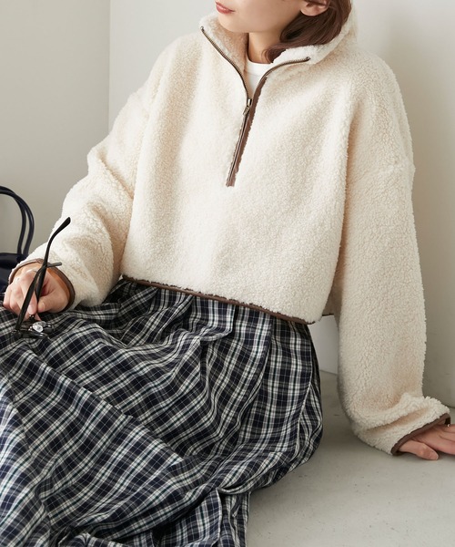 BONLECILL(ボンルシール)の「ハーフジップ レザーパイピングクロップドボアプルオーバー(スウェット・レディース・アイボリー/ブラック/アッシュグレー/ライトグレー・FREE)」の21枚目の写真