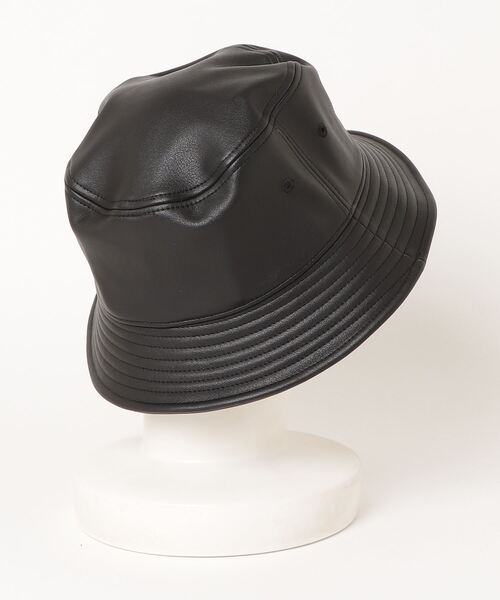 Subciety（サブサエティ）の「FAKE LEATHER BUCKET HAT（ハット・メンズ・ベージュ/ブラック・FREE）」の6枚目の写真