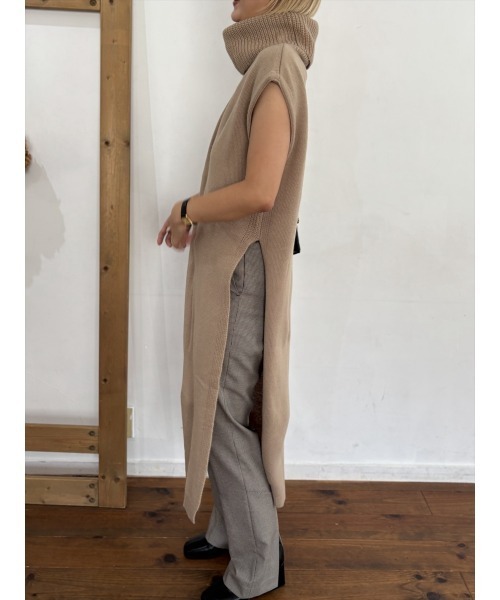 Day and Grade（デイアンドグレイド）の「【大胆タートルネック大胆スリット】ノースリーブ ロングニットチュニック / サイドスリット レイヤード（ニット/セーター・レディース・キャメル/ブラック・FREE）」の10枚目の写真