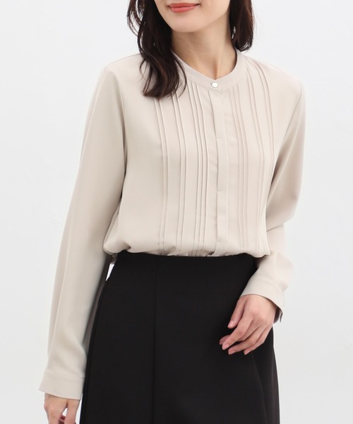 Honeys(ハニーズ)の「ピンタックブラウス(シャツ/ブラウス・レディース・グレイッシュベージュ/ホワイト/ネイビー/スモークピンク/ミント・M/LL/L/3L/S)」の2枚目の写真