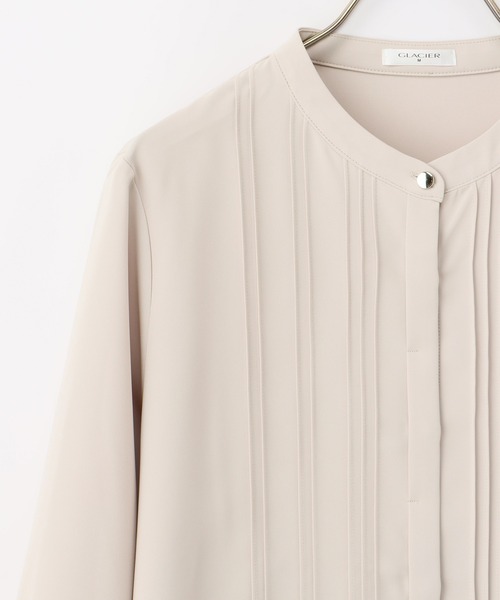 Honeys(ハニーズ)の「ピンタックブラウス(シャツ/ブラウス・レディース・グレイッシュベージュ/ホワイト/ネイビー/スモークピンク/ミント・M/LL/L/3L/S)」の22枚目の写真