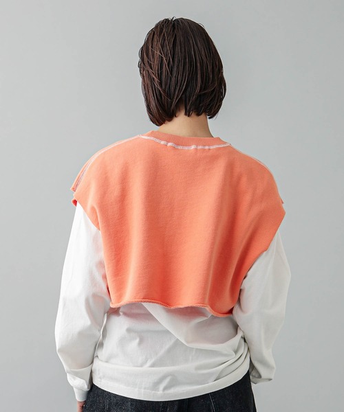 X-girl（エックスガール）の「CROPPED SWEAT VEST（ベスト・レディース・チャコール/オレンジ/ベージュ・ONE SIZE）」の10枚目の写真