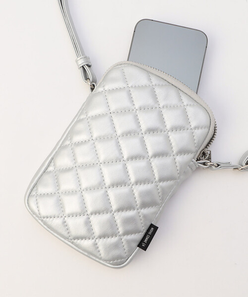 MONO　COMME CA（モノコムサ）の「キルティング スマホ ミニショルダー（ショルダーバッグ・レディース・ライトイエロー/グリーン/シルバー/オフホワイト/ブラック・FREE）」の11枚目の写真