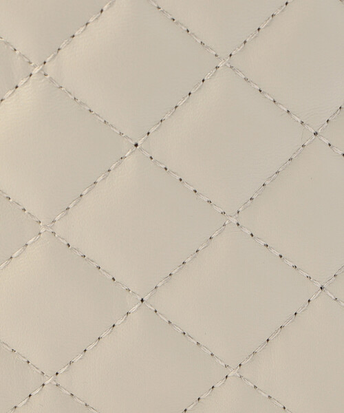 MONO　COMME CA（モノコムサ）の「キルティング スマホ ミニショルダー（ショルダーバッグ・レディース・ライトイエロー/グリーン/シルバー/オフホワイト/ブラック・FREE）」の9枚目の写真