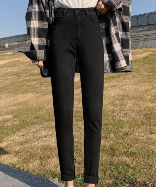 COCOMOMO(ココモモ)の「ストレッチデニム スキニーパンツ(デニムパンツ・レディース・ブルー/ブラック/ダークグレー・M/L/S/XL)」の2枚目の写真