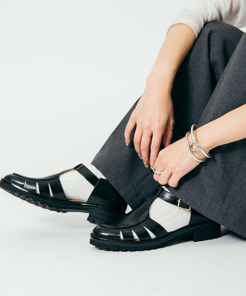 ARTESANOS（アルテサノス）の「【ARTESANOS/アルテサノス】ボリュームソールグルカサンダル（サンダル・レディース・ブラック/ホワイト・36/37/38）」の8枚目の写真