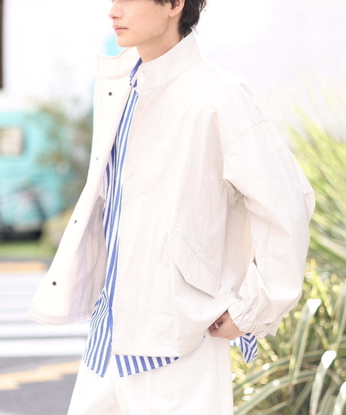 a.v.v(アーヴェヴェ)の「【美シルエット】ワイドシルエットショートモッズブルゾン(モッズコート・メンズ・カーキ/アイボリー・48/46)」の1枚目の写真