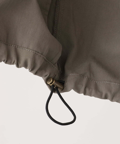 a.v.v(アーヴェヴェ)の「【美シルエット】ワイドシルエットショートモッズブルゾン(モッズコート・メンズ・カーキ/アイボリー・48/46)」の19枚目の写真