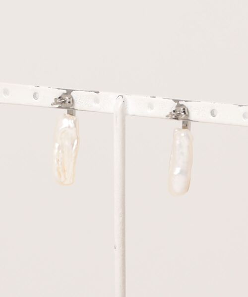 tone(トーン)の「【Willija】金属アレルギー対応《uniQpearl》淡水パールのピアス(MA)(ピアス(両耳用)・レディース・ゴールド/シルバー/シルバー系2/シルバー系4/シルバー系3・FREE)」の11枚目の写真