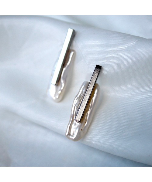 tone(トーン)の「【Willija】金属アレルギー対応《uniQpearl》淡水パールのピアス(MA)(ピアス(両耳用)・レディース・ゴールド/シルバー/シルバー系2/シルバー系4/シルバー系3・FREE)」の6枚目の写真