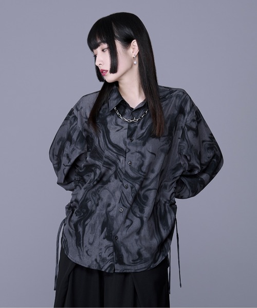 Ellno Loset(エルノロゼット)の「サイドシャーリングシャツ(シャツ/ブラウス・メンズ・ブラック系その他/オフホワイト/ブルーグレー・LARGE/MEDIUM/SMALL)」の2枚目の写真