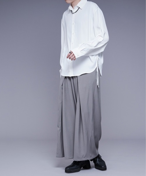 Ellno Loset(エルノロゼット)の「サイドシャーリングシャツ(シャツ/ブラウス・メンズ・ブラック系その他/オフホワイト/ブルーグレー・LARGE/MEDIUM/SMALL)」の10枚目の写真