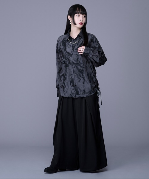 Ellno Loset(エルノロゼット)の「サイドシャーリングシャツ(シャツ/ブラウス・メンズ・ブラック系その他/オフホワイト/ブルーグレー・LARGE/MEDIUM/SMALL)」の14枚目の写真