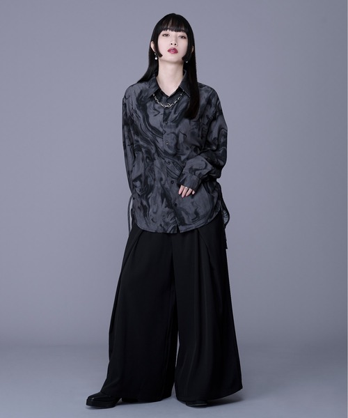 Ellno Loset(エルノロゼット)の「サイドシャーリングシャツ(シャツ/ブラウス・メンズ・ブラック系その他/オフホワイト/ブルーグレー・LARGE/MEDIUM/SMALL)」の16枚目の写真