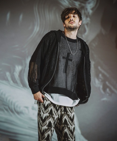 NO ID.(ノーアイディ)の「グラデーションシアーニットZIPパーカ(パーカー・メンズ・グレー/ブラック/グレイッシュベージュ・ONE SIZE)」の13枚目の写真