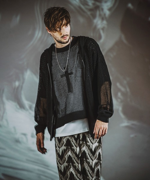 NO ID.(ノーアイディ)の「グラデーションシアーニットZIPパーカ(パーカー・メンズ・グレー/ブラック/グレイッシュベージュ・ONE SIZE)」の15枚目の写真