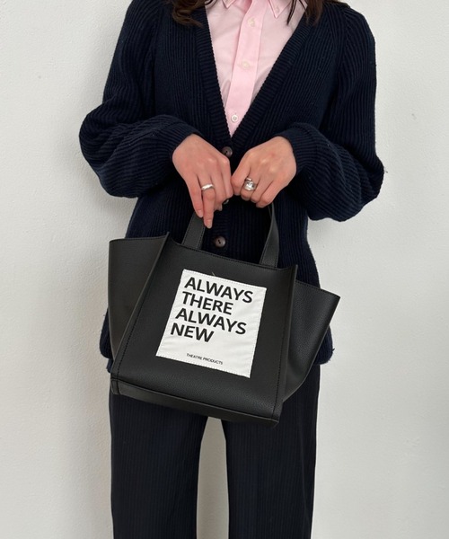 THEATRE PRODUCTS(シアタープロダクツ)の「SIGN BOARD レザーハンドバッグ(ハンドバッグ・レディース・ブラック・FREE)」の1枚目の写真